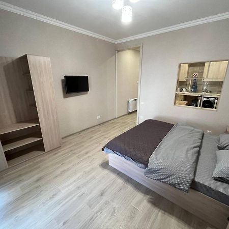 Fox Rooms 90 Mykolaïv Esterno foto